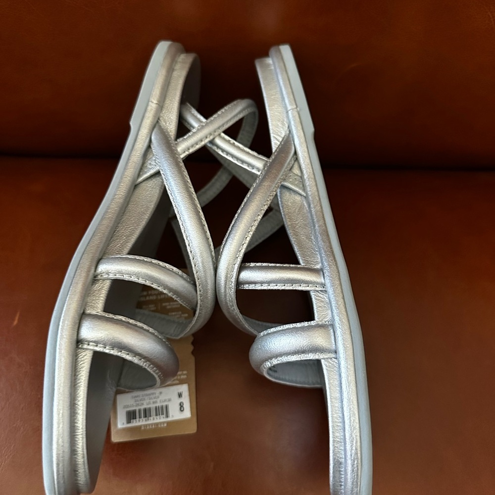 OluKai Leather Metallic Silver Women’s Tiare Slingback Strappy Sandals - Picture 5 of 8